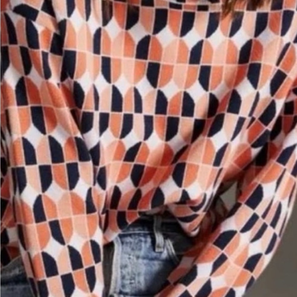 Maeve Blue and Orange Sweater anthologies. Looks new. Fits more like a xs/s.